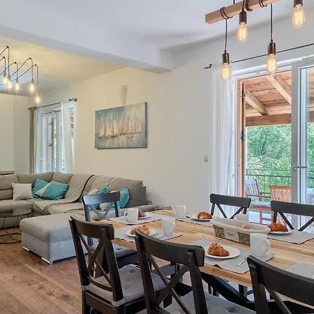 Aria Vallis Case de vacanță