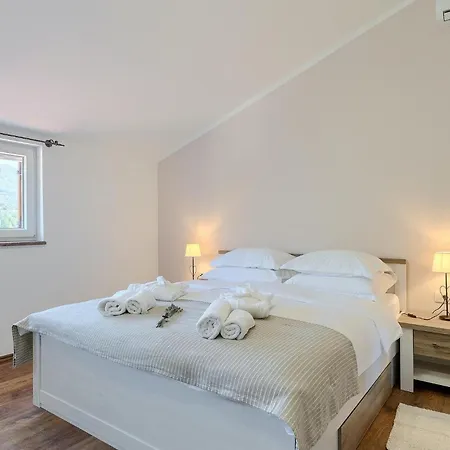 Holiday home Aria Vallis *